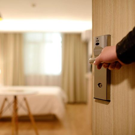 Hotel Nova Rooms Atlanta Shopping Surat Bagian luar foto